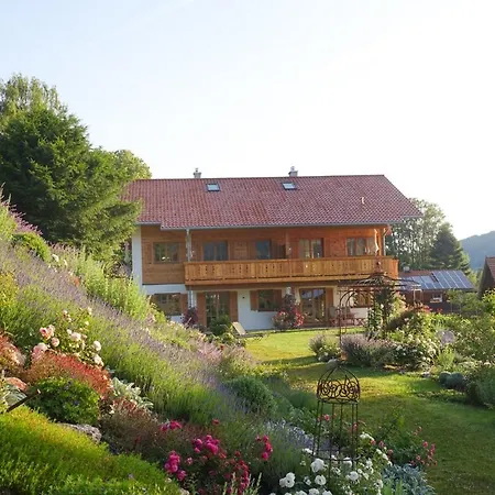 Im Rosengarten Inkl. Chiemgaukarte Apartman